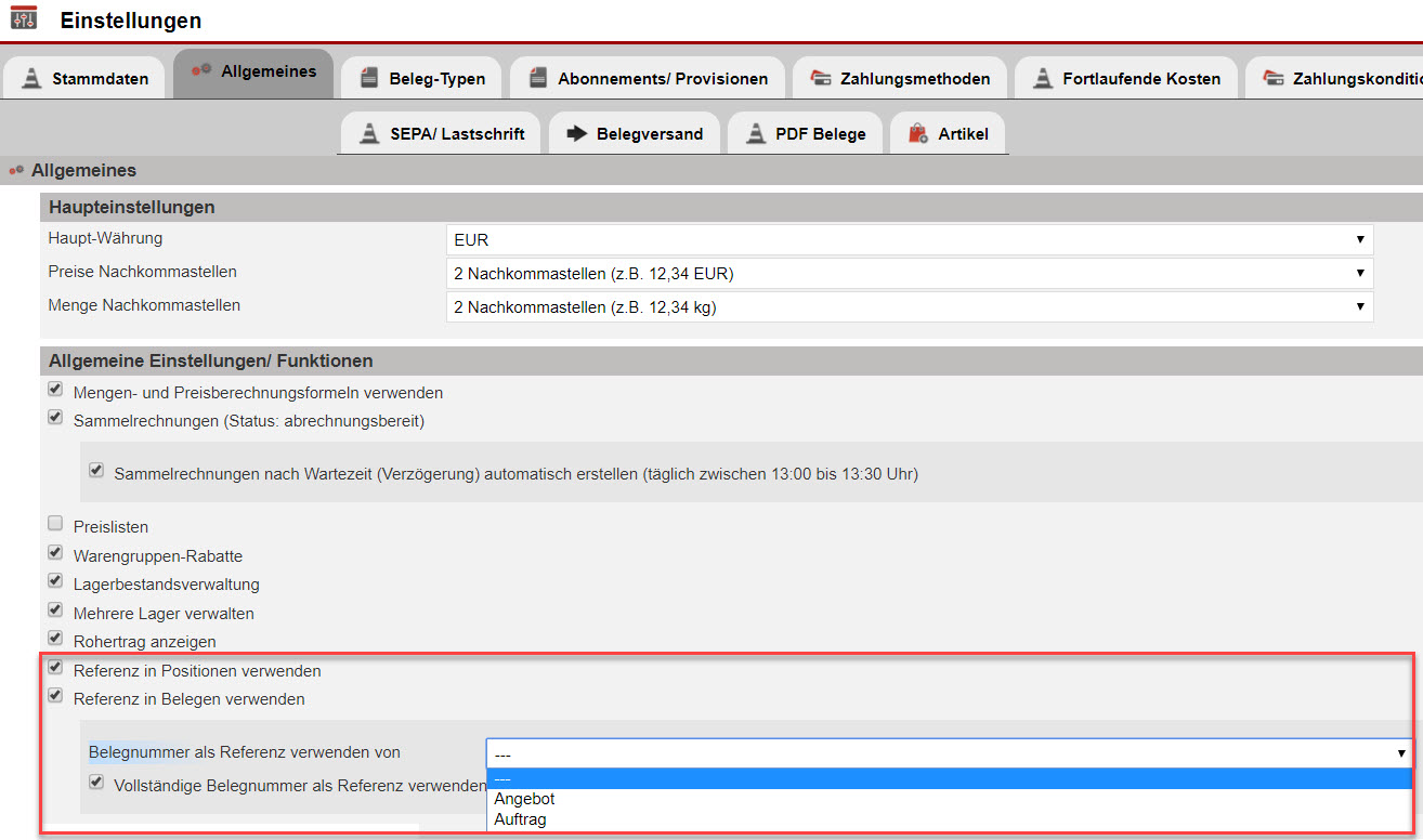 Screenshot Fakturaeinstellungen Bereich "Allgemeines" mit markierten Optionen zum Aktivieren von Referenzangaben.